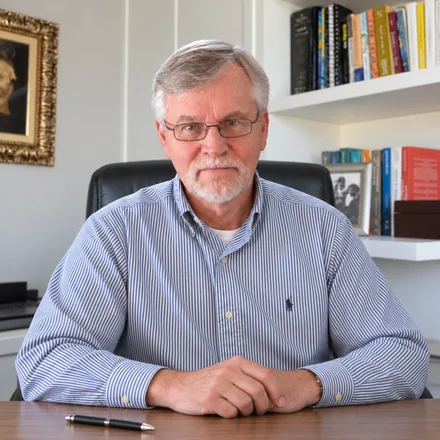 Dr. Eduardo Martins, especialista em Hematologia Clínica
